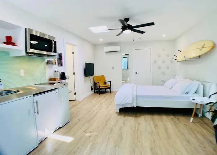 Apartment Intimate Well Appointed W Pool