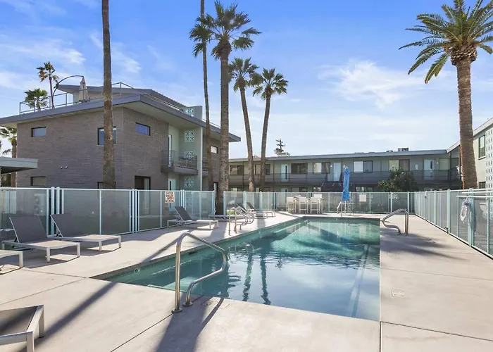 Apartment Intimate Well Appointed W Pool Scottsdale