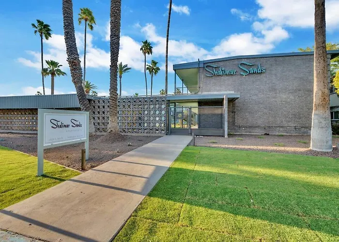 Intimate Well Appointed W Pool Apartment